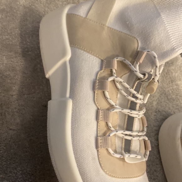 Alo sneakers - Picture 6 of 9